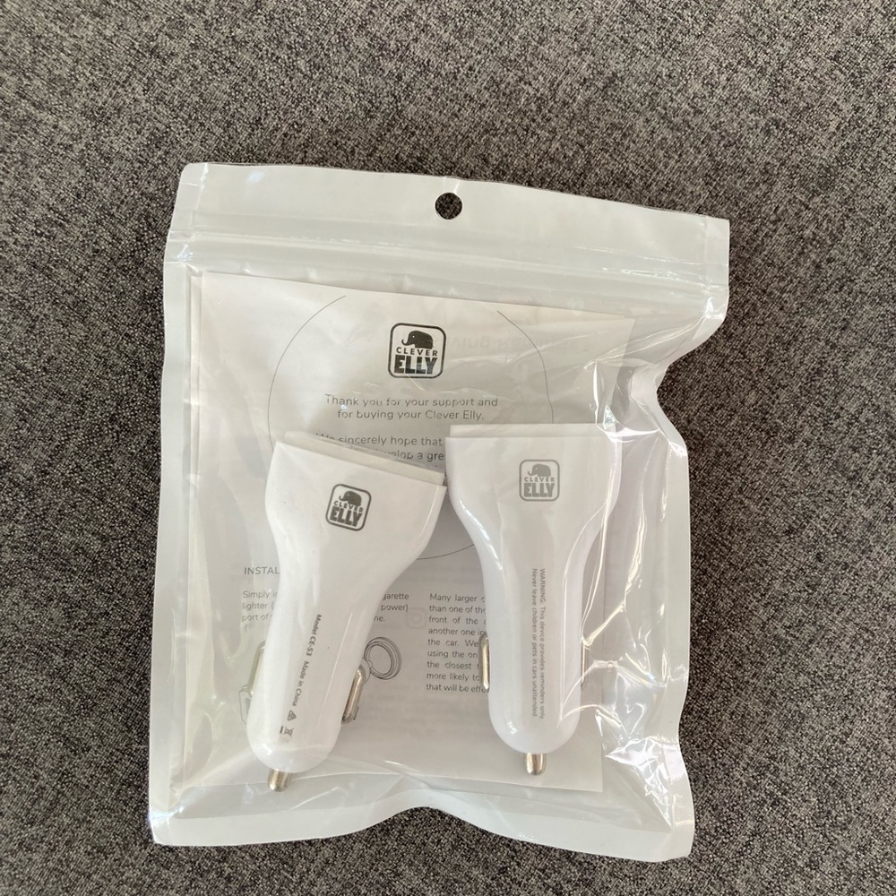 2x Clever Elly back seat reminder with usb charger